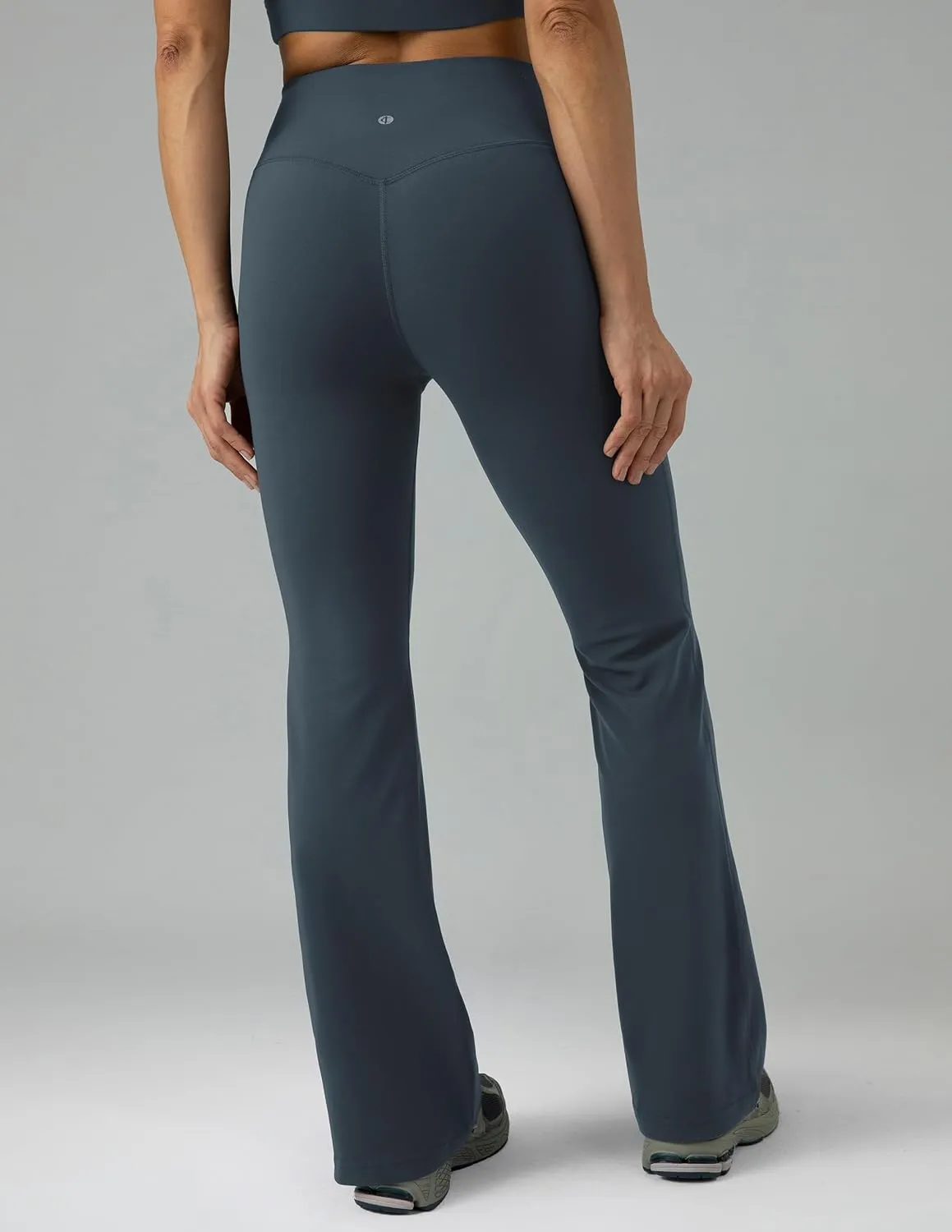 Colorfulkoala Women's Dreamlux Crossover Flare Leggings High Waisted Tummy Control Wide Leg Yoga Pants 29.5" / 31.5" Inseam