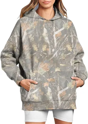 Women's Camo Hoodies Sweatshirt Maple Leaf Print Oversized Fleece Sweatshirts Classic Print Pullover with Pocket