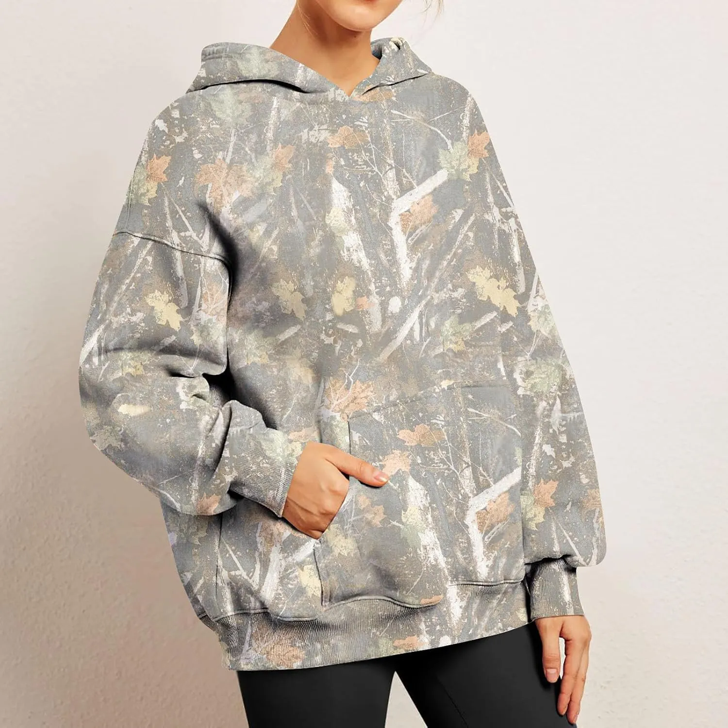Women's Camo Hoodies Sweatshirt Maple Leaf Print Oversized Fleece Sweatshirts Classic Print Pullover with Pocket